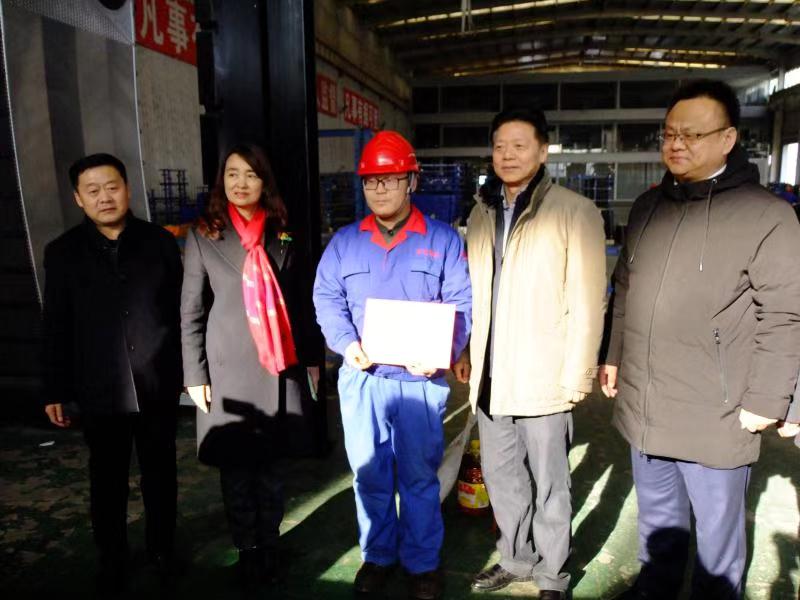 济南市总工会常务副主席傅金峰到天博游戏平台集团走访慰问