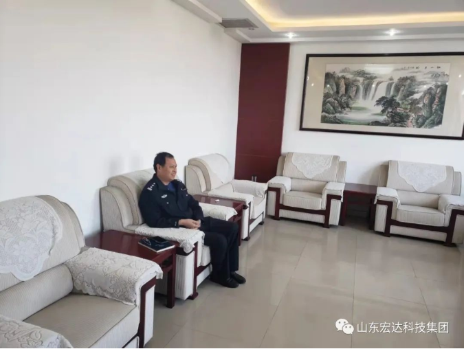 山东天博游戏平台集团副总经理张广义到开发区派出所慰问